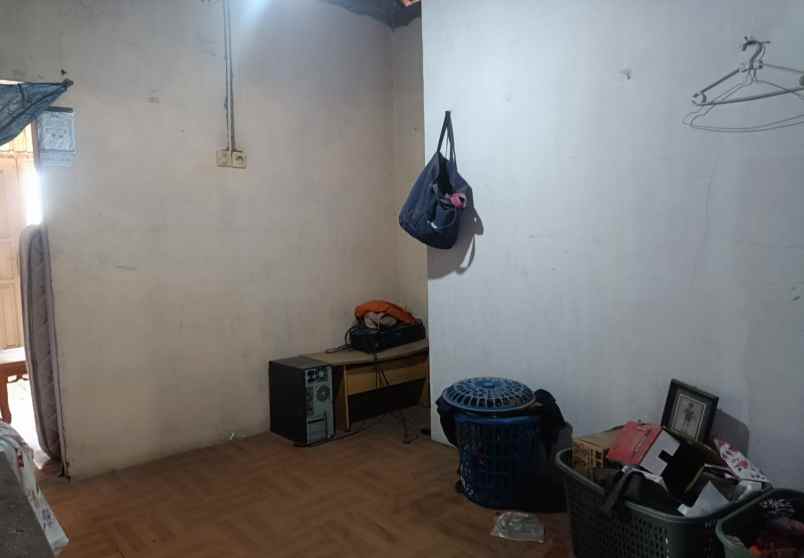 rumah hook pinggir jalan raya di kaujon serang