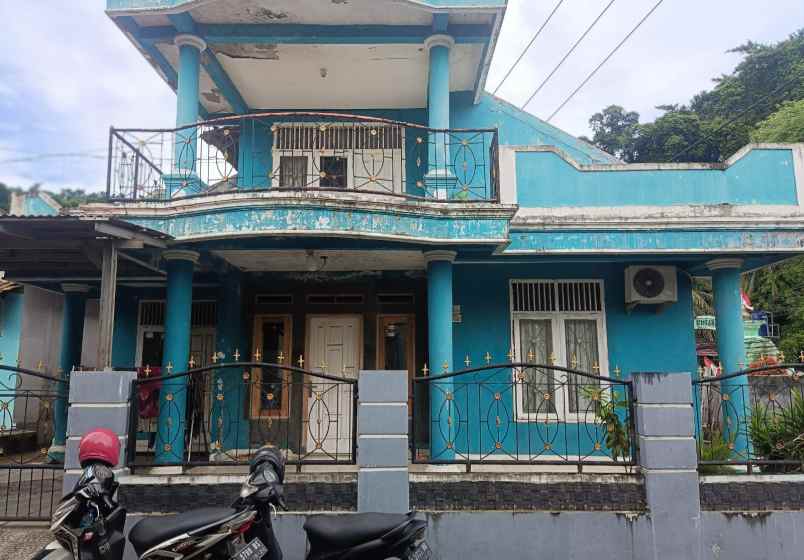 rumah hook pinggir jalan raya di kaujon serang