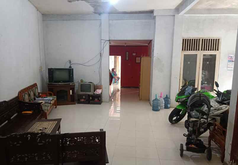 rumah hook pinggir jalan raya di kaujon serang