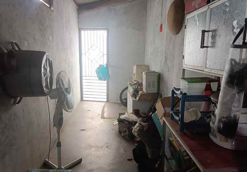 rumah hook pinggir jalan raya di kaujon serang