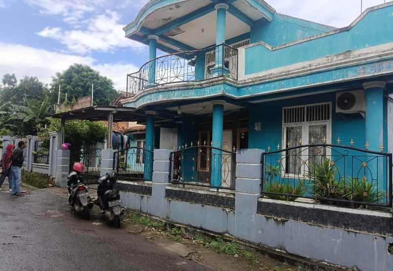 rumah hook pinggir jalan raya di kaujon serang