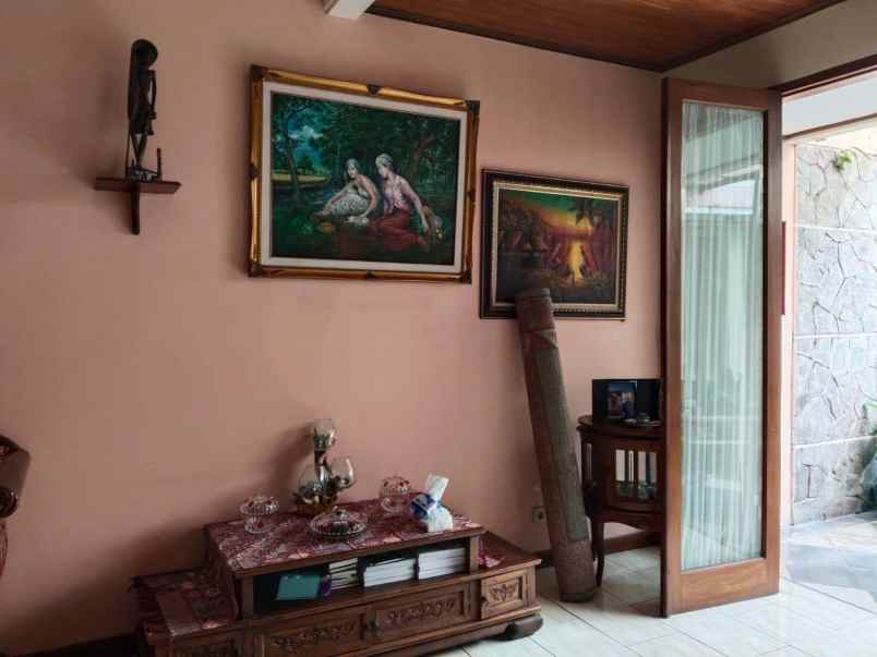 rumah istimewa nyaman di dago coblong bandung