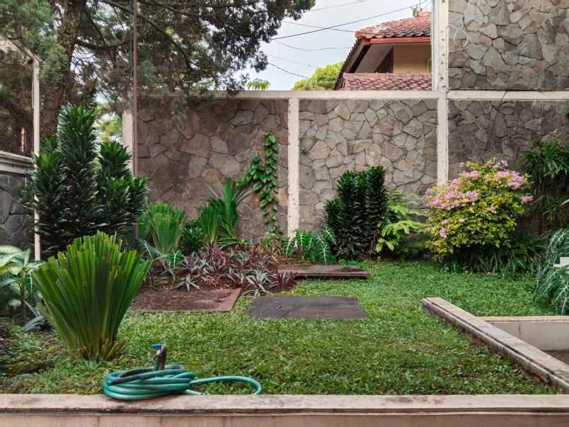 rumah istimewa nyaman di dago coblong bandung