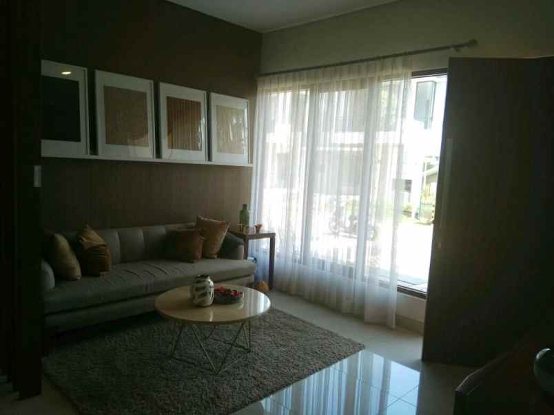 rumah jalan raya kodau