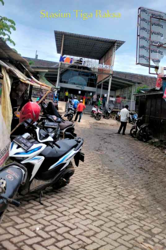 rumah jalan stasiun tiga raksa