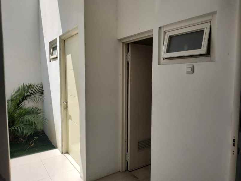 rumah jl raya hulaan menganti gresik