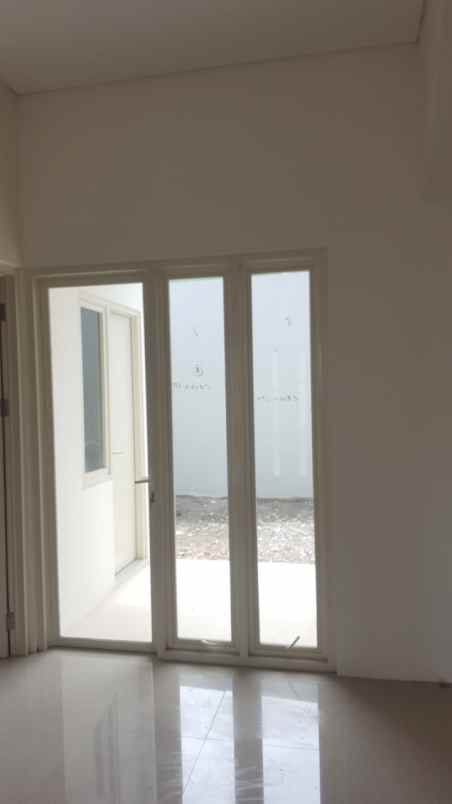 rumah jl raya hulaan menganti gresik