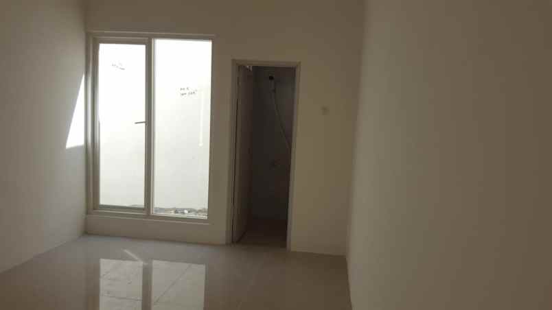 rumah jl raya hulaan menganti gresik