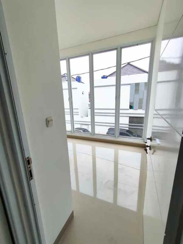 rumah jl setu cipayung setu kec