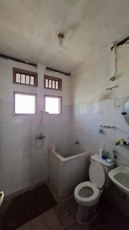 rumah komplek cibabat 2 menit pemkot cimahi taman luas