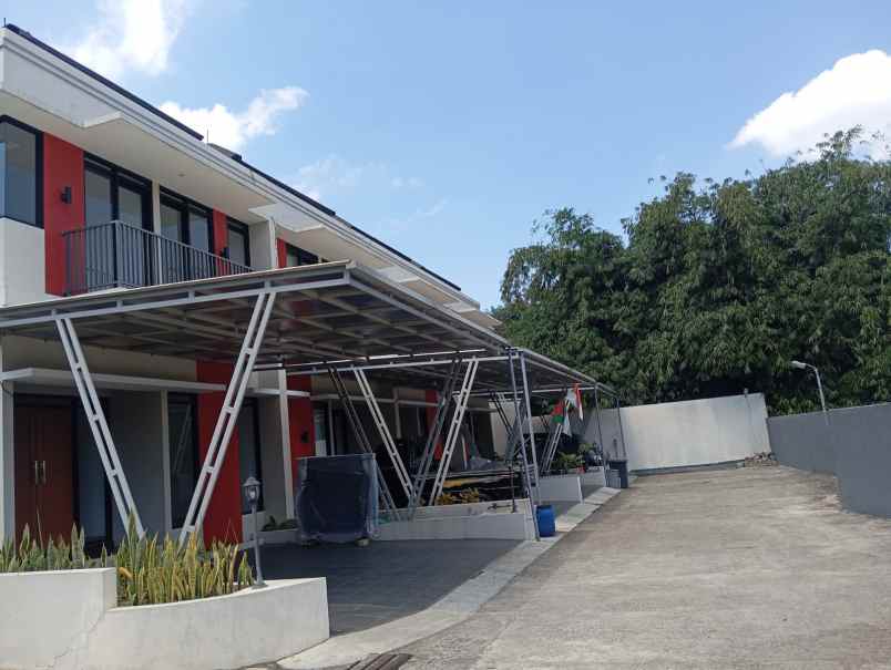 rumah komplek sariwangi hook one gate system view asri