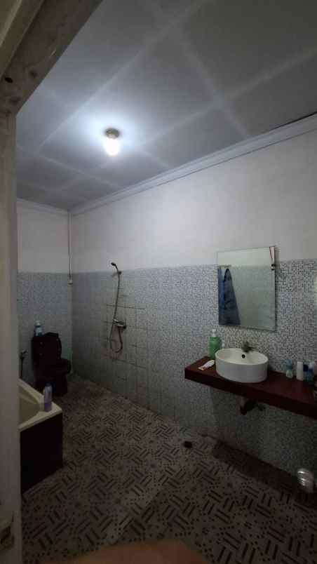 rumah komplek sariwangi taman depan besar lokasi sejuk