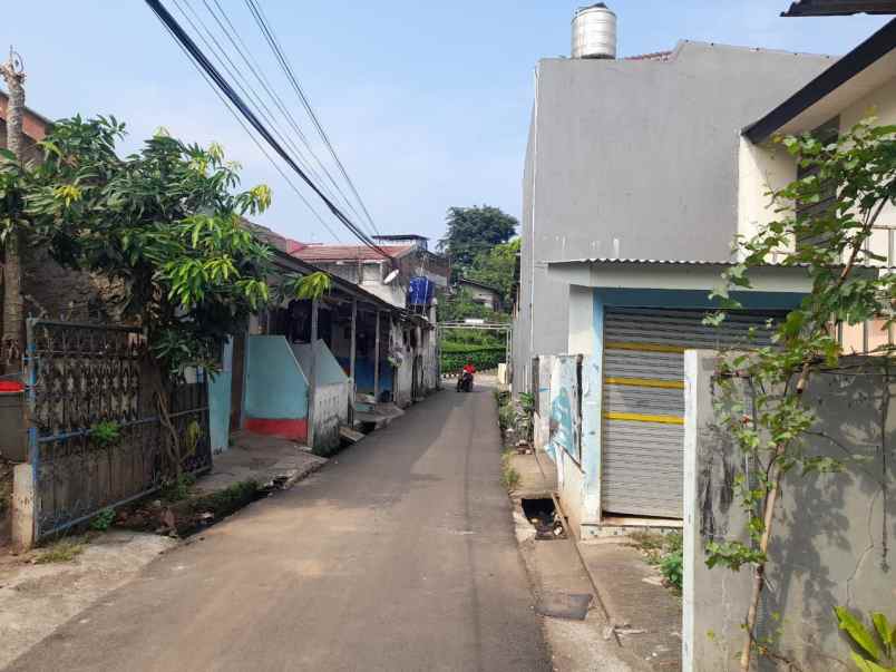 rumah lama siap huni lokasi strategis