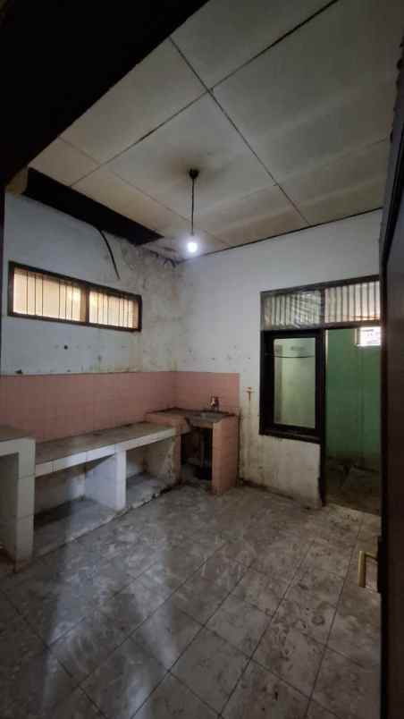 rumah mainroad cibabat cihanjuang bangunan apa adanya