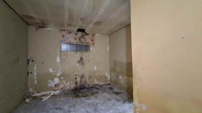 rumah mainroad cibabat cihanjuang bangunan apa adanya