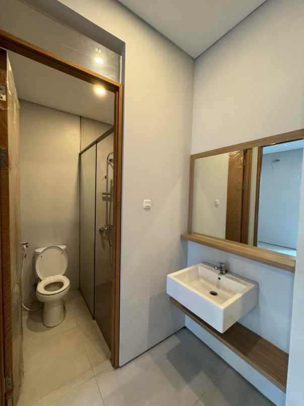 rumah mewah 2 lantai di setra duta bandung