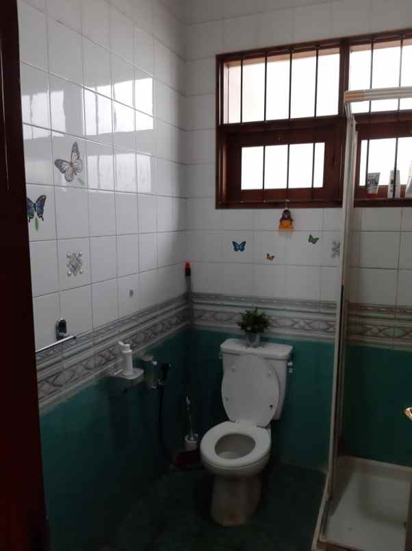 rumah mewah 2 lantai tanah luas di jagakarsa jaksel