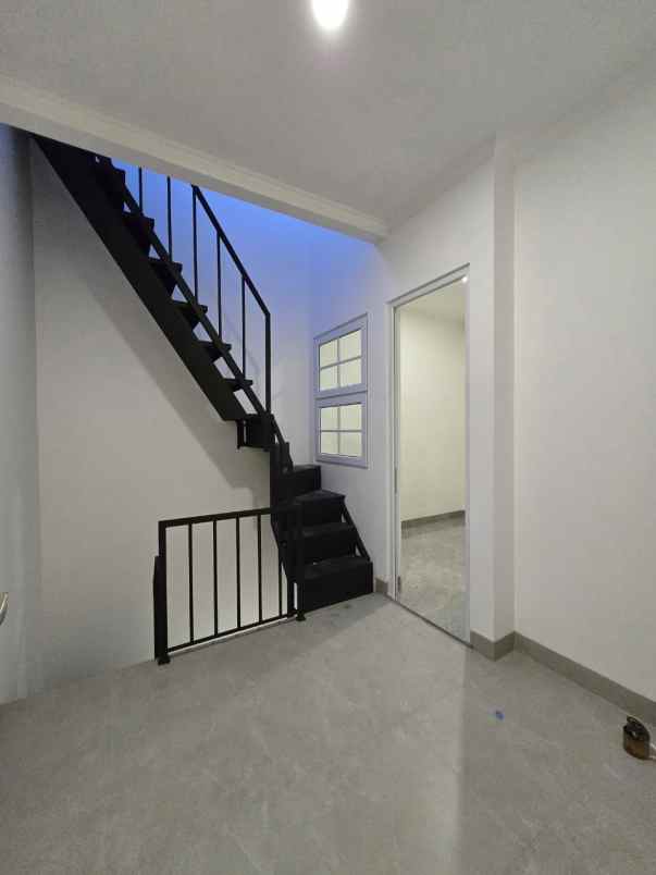 rumah mewah baru siap huni di cempaka putih