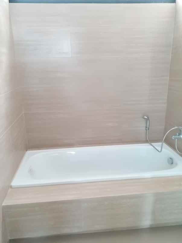 rumah mewah dua lantqi bernuansa alam di ungaran