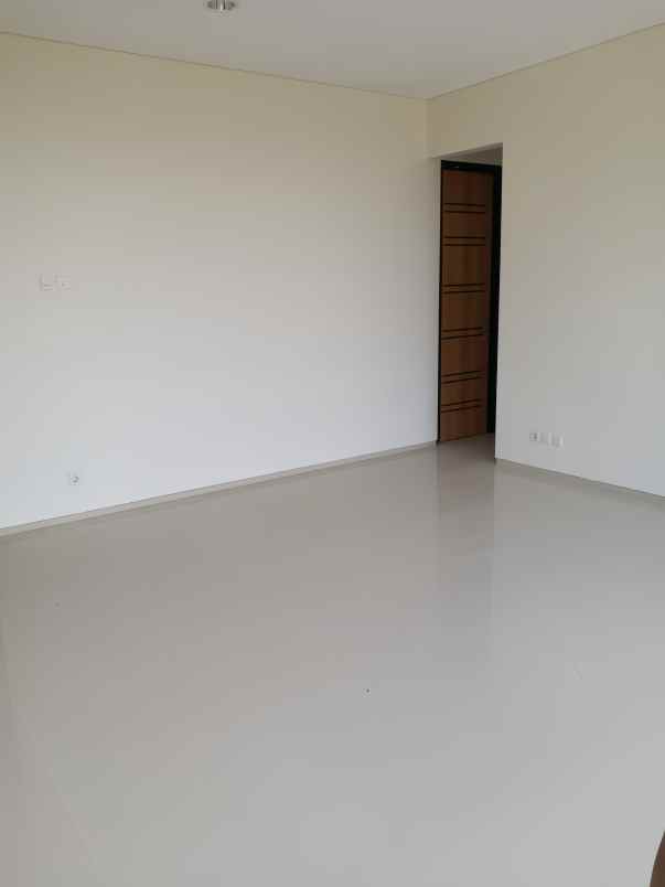 rumah mewah dua lantqi bernuansa alam di ungaran