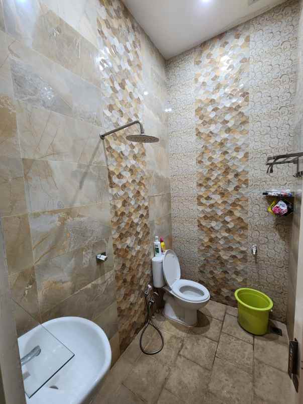 rumah mewah full furnished telaga bodas semarang
