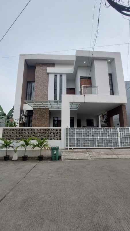 rumah mewah murah bu 2 lantai di depok