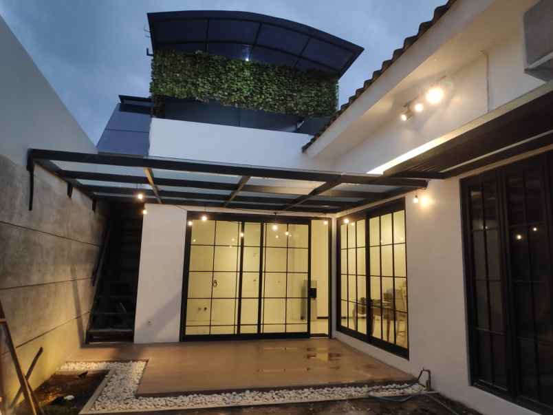 rumah mewah siap huni dekat cyber mall malang