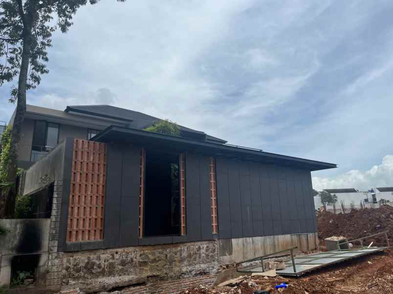 rumah mewah siap huni di cluster fortunia residence