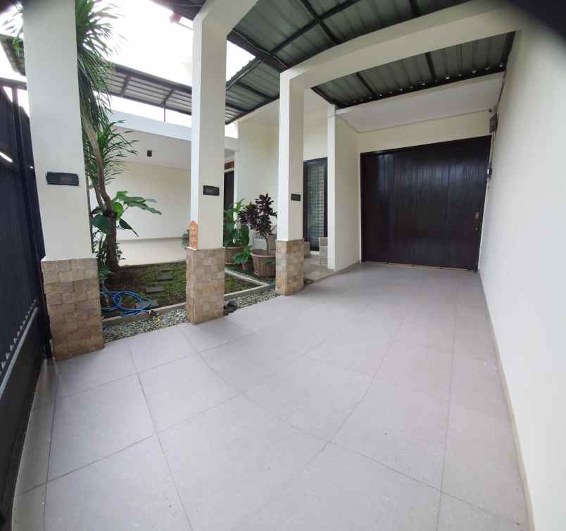 rumah mewah siap huni lokasi araya malang