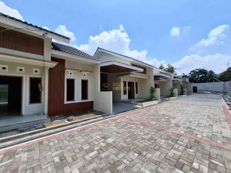 rumah minimalis modern dekat candi sambisari
