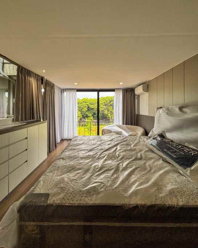 rumah modern industrial design di veteran bintaro