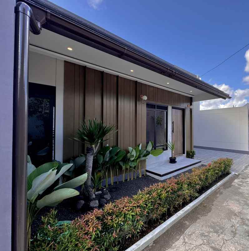 rumah modern minimalis dekat lpmp kalasan