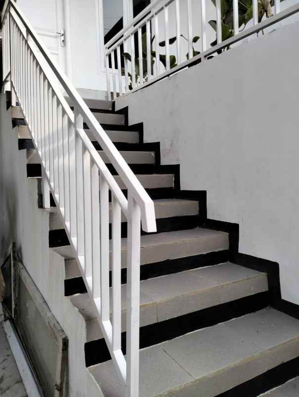 rumah murah baru renovasi dekat kota baru parahyangan