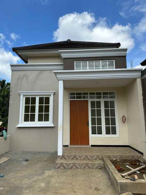 rumah nuansa villa minimalis di malang kota