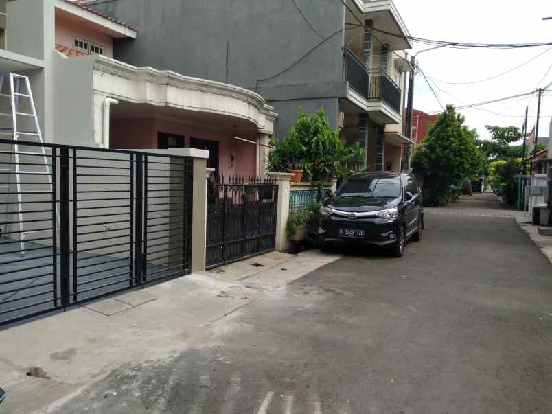 rumah perumnas 1 bekasi barat