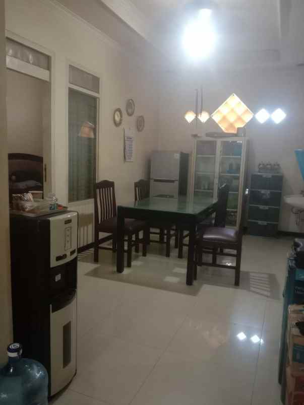 rumah rungkut permai hadap timur