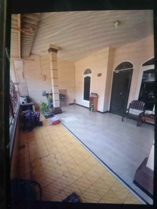 rumah rungkut permai hadap timur