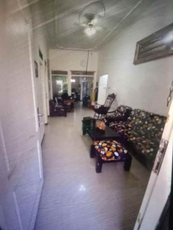 rumah rungkut permai hadap timur