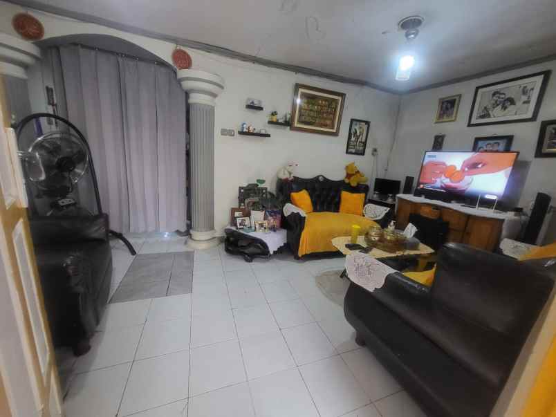 rumah sangat strategis di pusat kota jakarta