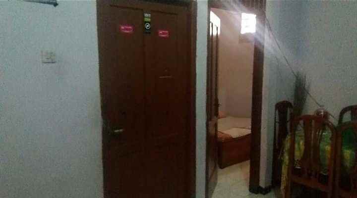 rumah second asri dekat kampus uin umj pisangan