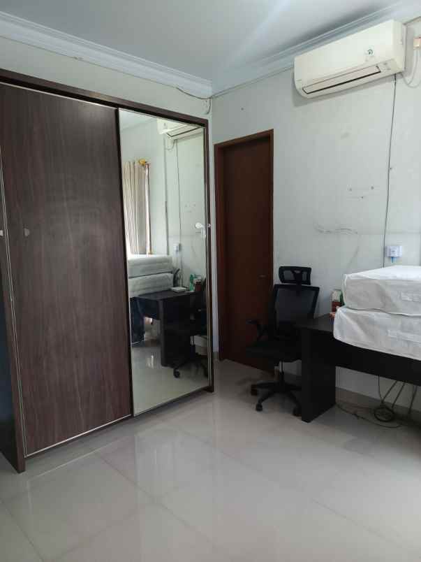 rumah second dalam cluster di jagakarsa jaksel