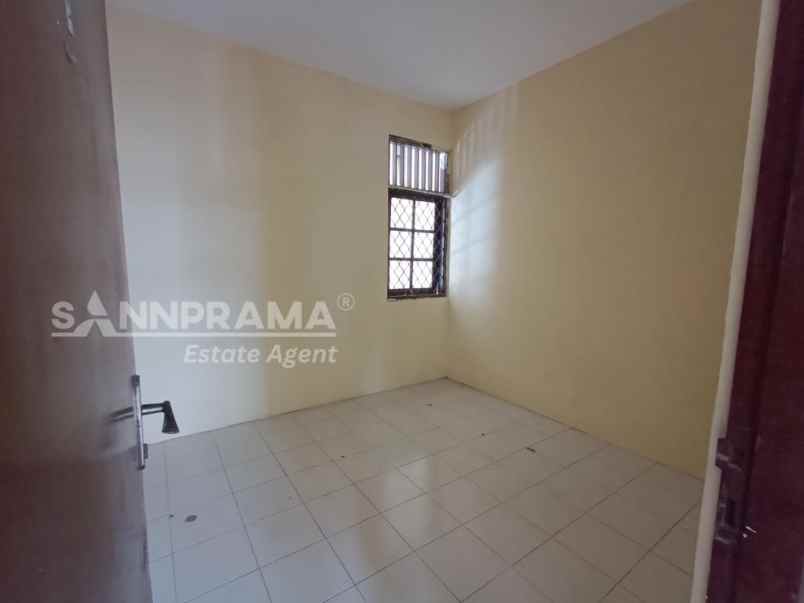 rumah second tanah luas sawangan permai depok