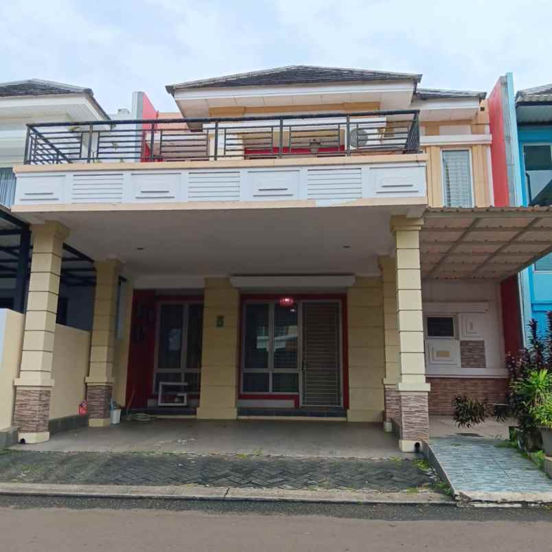 rumah secondary semi furnished di kota wisata