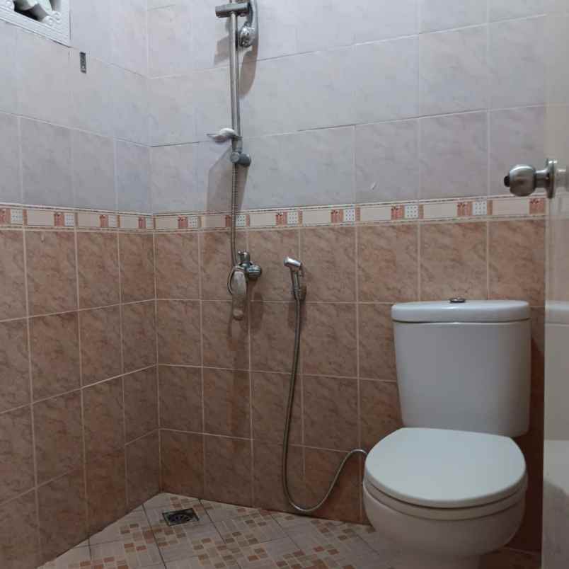 rumah secondary semi furnished di kota wisata