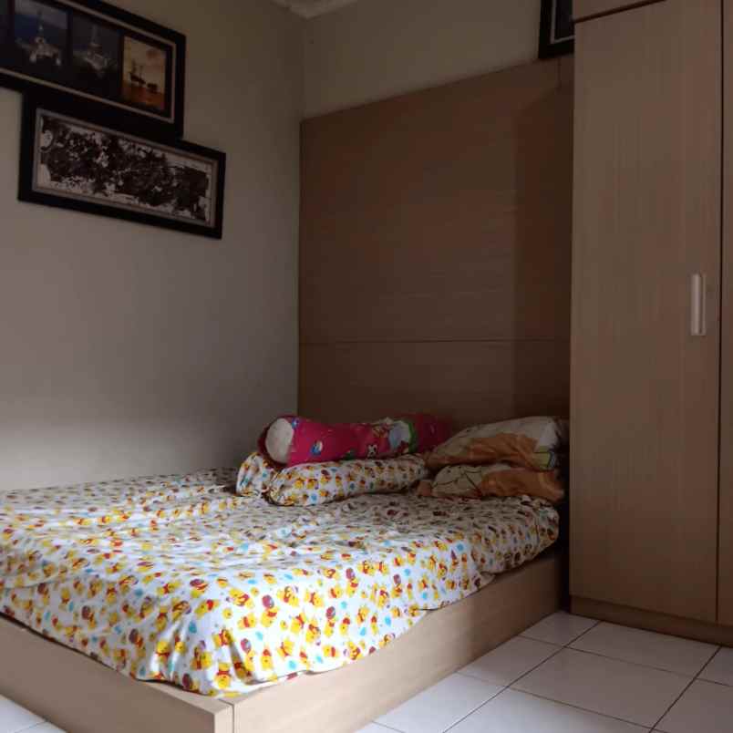 rumah secondary semi furnished di kota wisata