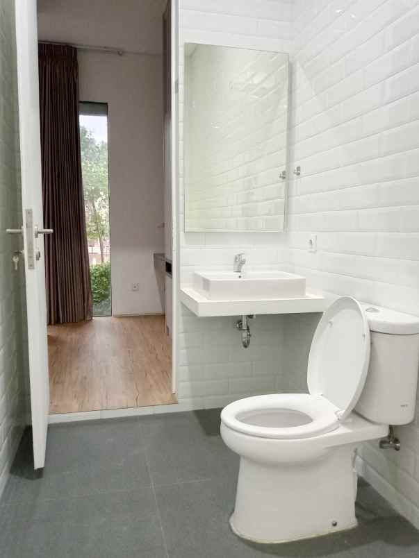 rumah selangkah ke jakarta