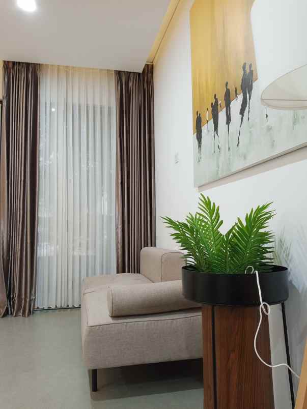 rumah selangkah ke jakarta