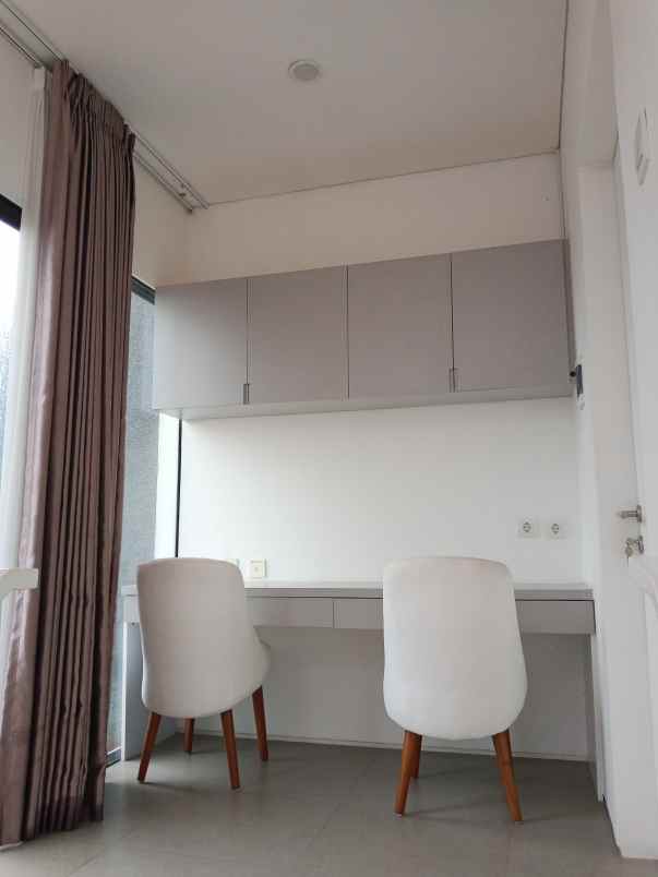 rumah selangkah ke jakarta