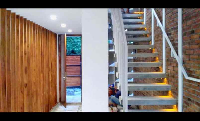 rumah selatan kampus uii kaliurang