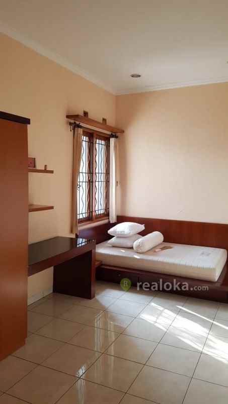 rumah setrasari setraduta